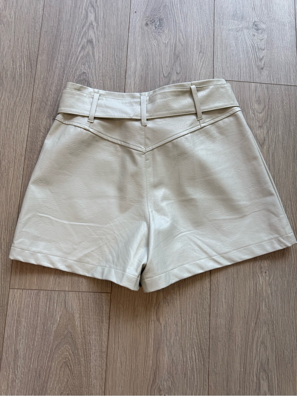 High-Waist Tie-Belt Leather Shorts in Pleather Faux Leather Cream - Picture 2 of 10